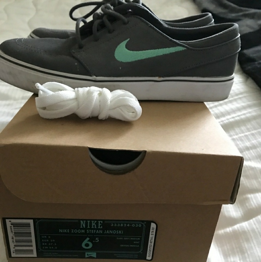 Janoski mint